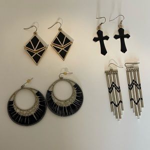 Black and gold earring bundle